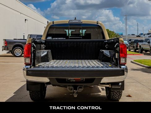 Used 2019 Toyota Tacoma TRD Off-Road image 9