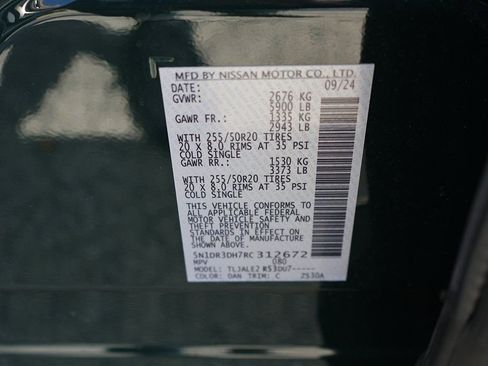 Used 2024 Nissan Pathfinder Platinum image 57