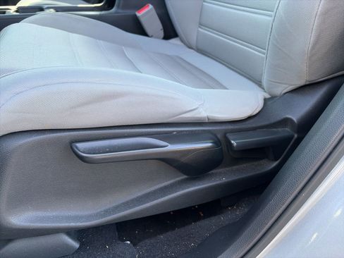 Used 2019 Honda CR-V LX image 13