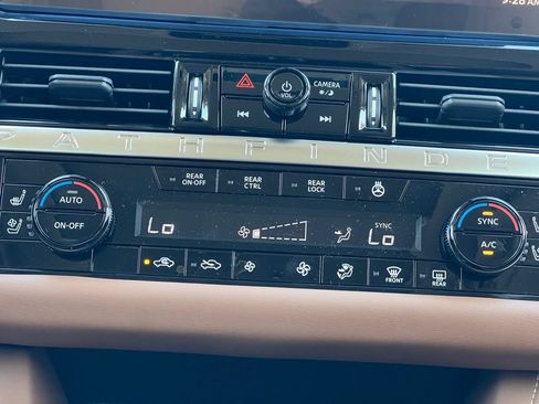 New 2026 Nissan Pathfinder Platinum FWD image 6