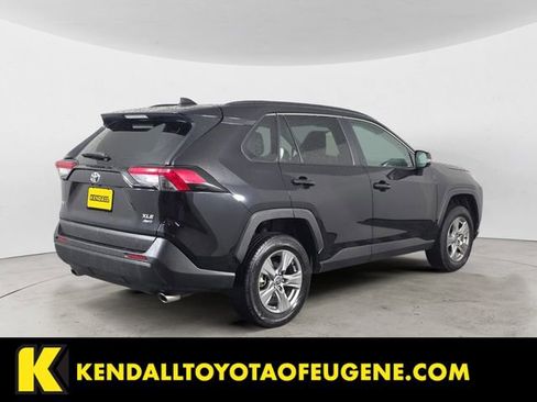 Used 2024 Toyota RAV4 XLE AWD/4WD image 5