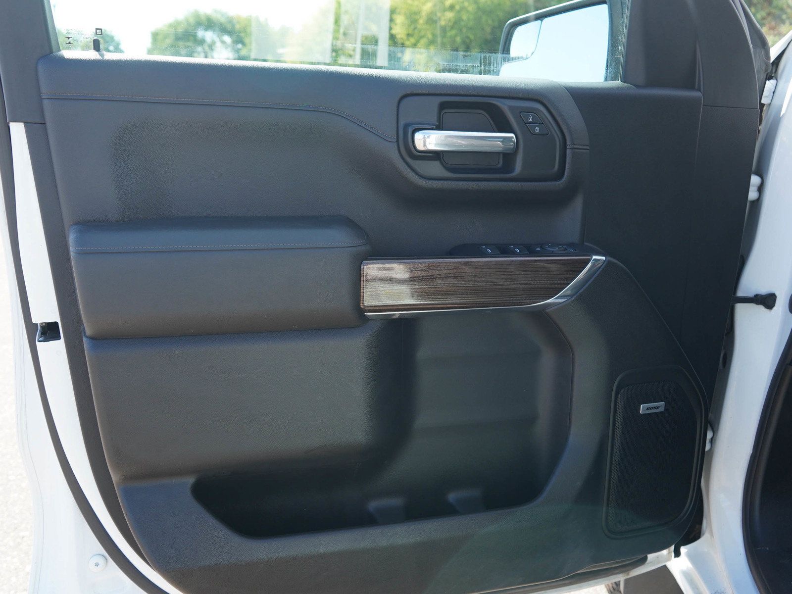 Used 2019 Chevrolet Silverado 1500 LT Trail Boss AWD/4WD image 21