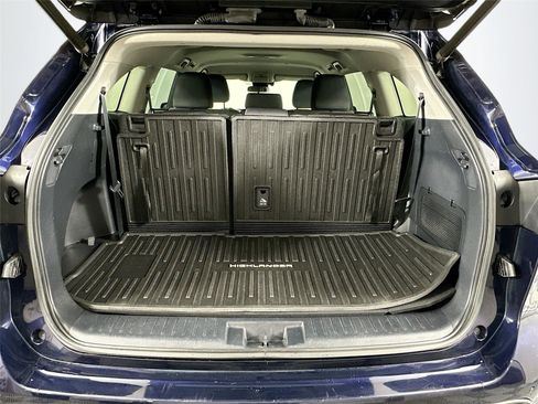 Certified 2021 Toyota Highlander LE image 24