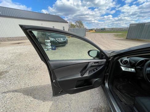 Used 2011 MAZDA MAZDA3 i Touring FWD image 22