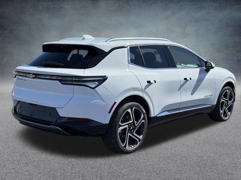 New 2026 Chevrolet Equinox EV LT image 2