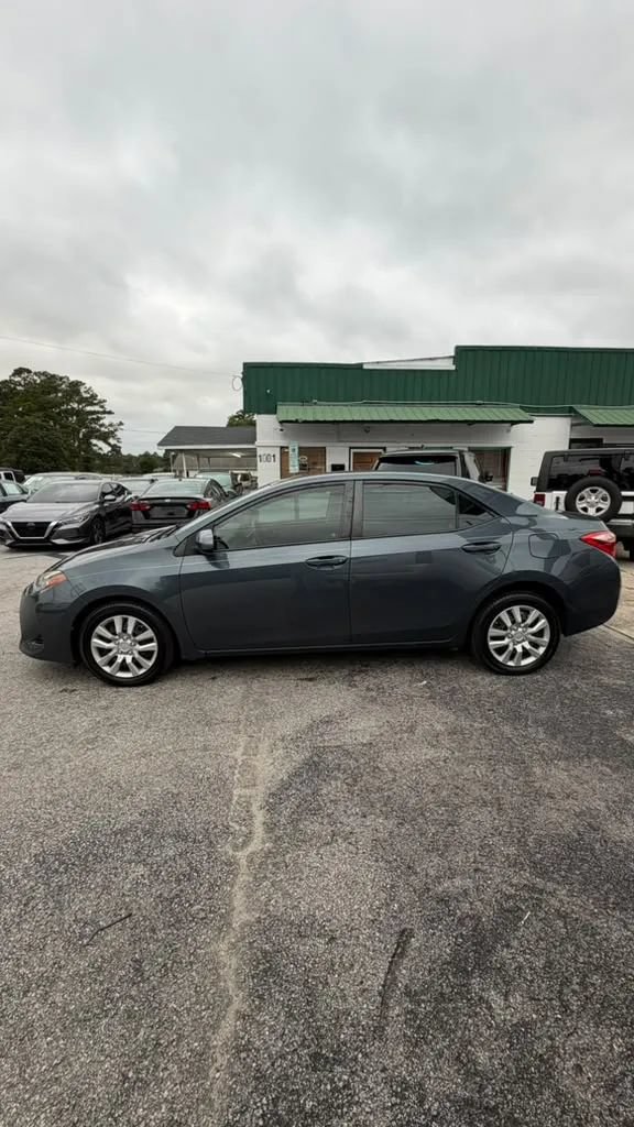 Used 2017 Toyota Corolla LE FWD image 7