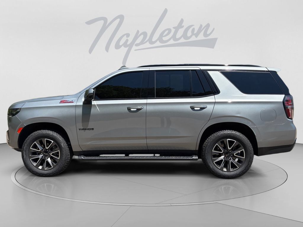 Used 2024 Chevrolet Tahoe Z71 w/ Luxury Package AWD/4WD image 4