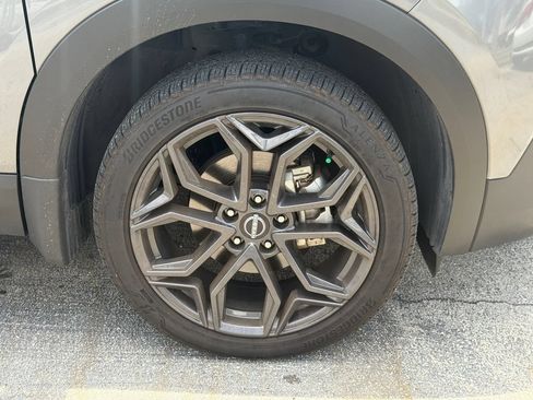 Used 2025 Nissan Kicks SR FWD image 17