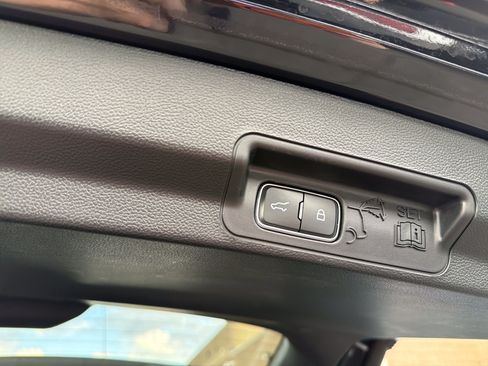 Used 2023 Ford Explorer XLT w/ Equipment Group 202A AWD/4WD image 28
