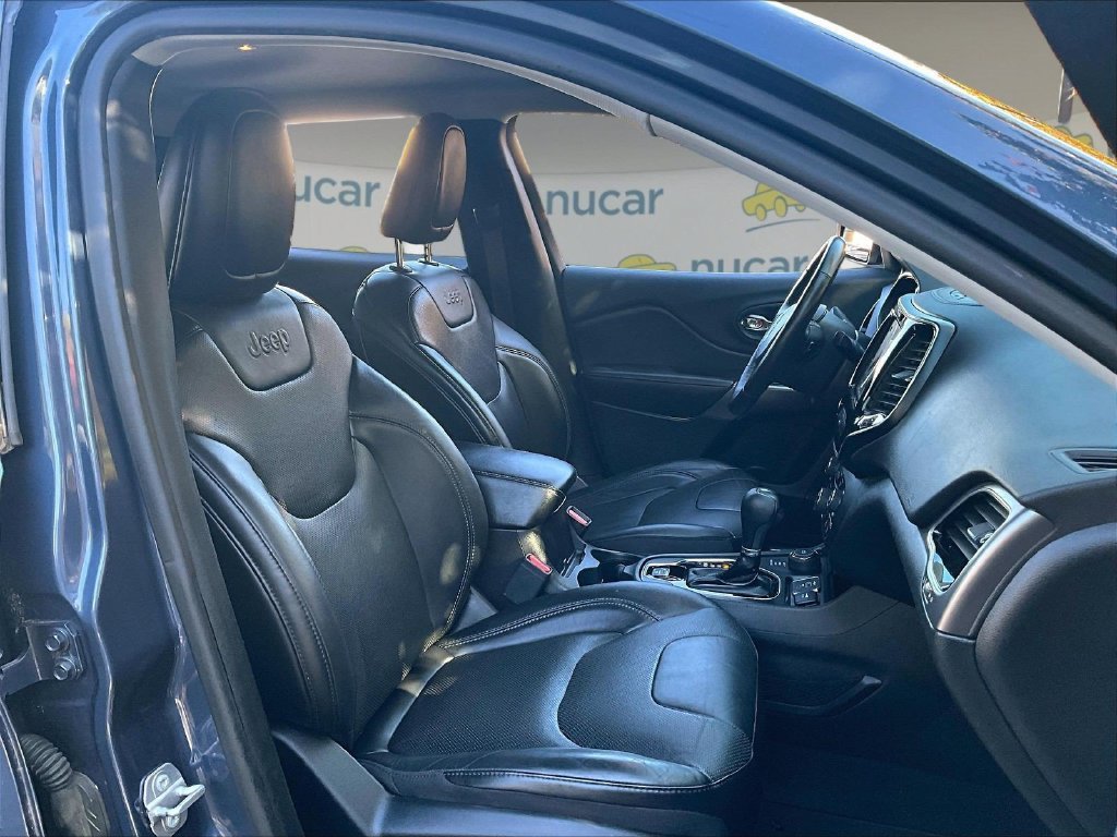 Used 2019 Jeep Cherokee Limited AWD/4WD image 11