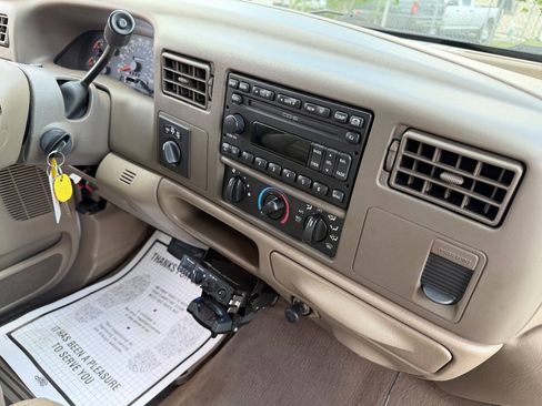 Used 2001 Ford F350 Lariat AWD/4WD image 27