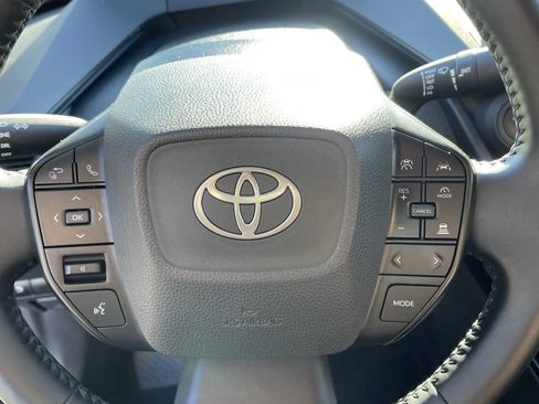 Used 2025 Toyota Prius LE FWD image 15