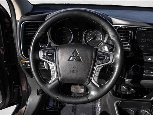 Used 2018 Mitsubishi Outlander GT image 13