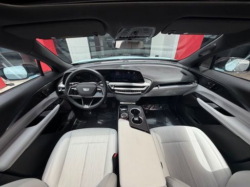 Used 2024 Cadillac Lyriq Luxury AWD/4WD image 29