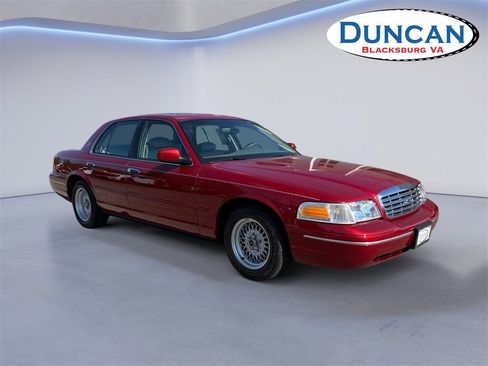 Used 2000 Ford Crown Victoria LX image 1