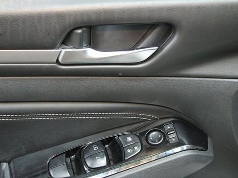 Used 2020 Nissan Altima 2.5 SV image 15