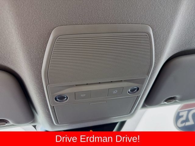 Used 2025 Nissan Kicks SR FWD image 17