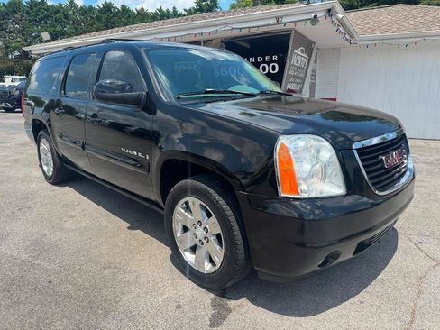 Used 2007 GMC Yukon XL SLT w/ SLT Preferred Equipment Group AWD/4WD image 1