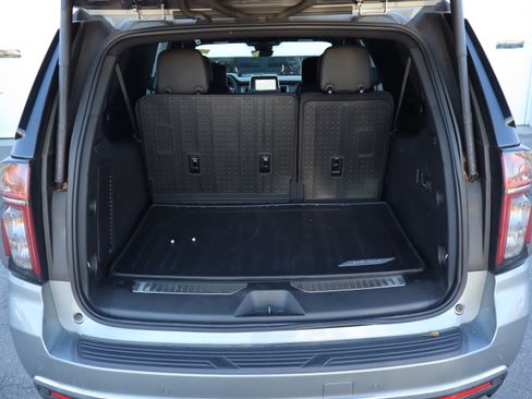 Used 2024 Chevrolet Suburban High Country w/ Advanced Technology Package image 37