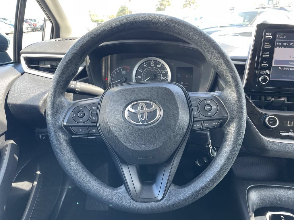 Used 2020 Toyota Corolla LE FWD image 15