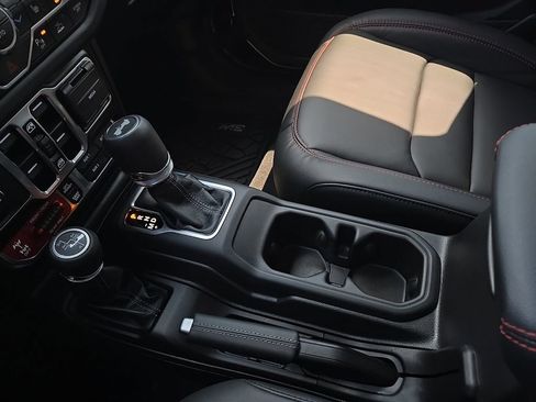 Used 2026 Jeep Wrangler Unlimited Rubicon AWD/4WD image 20