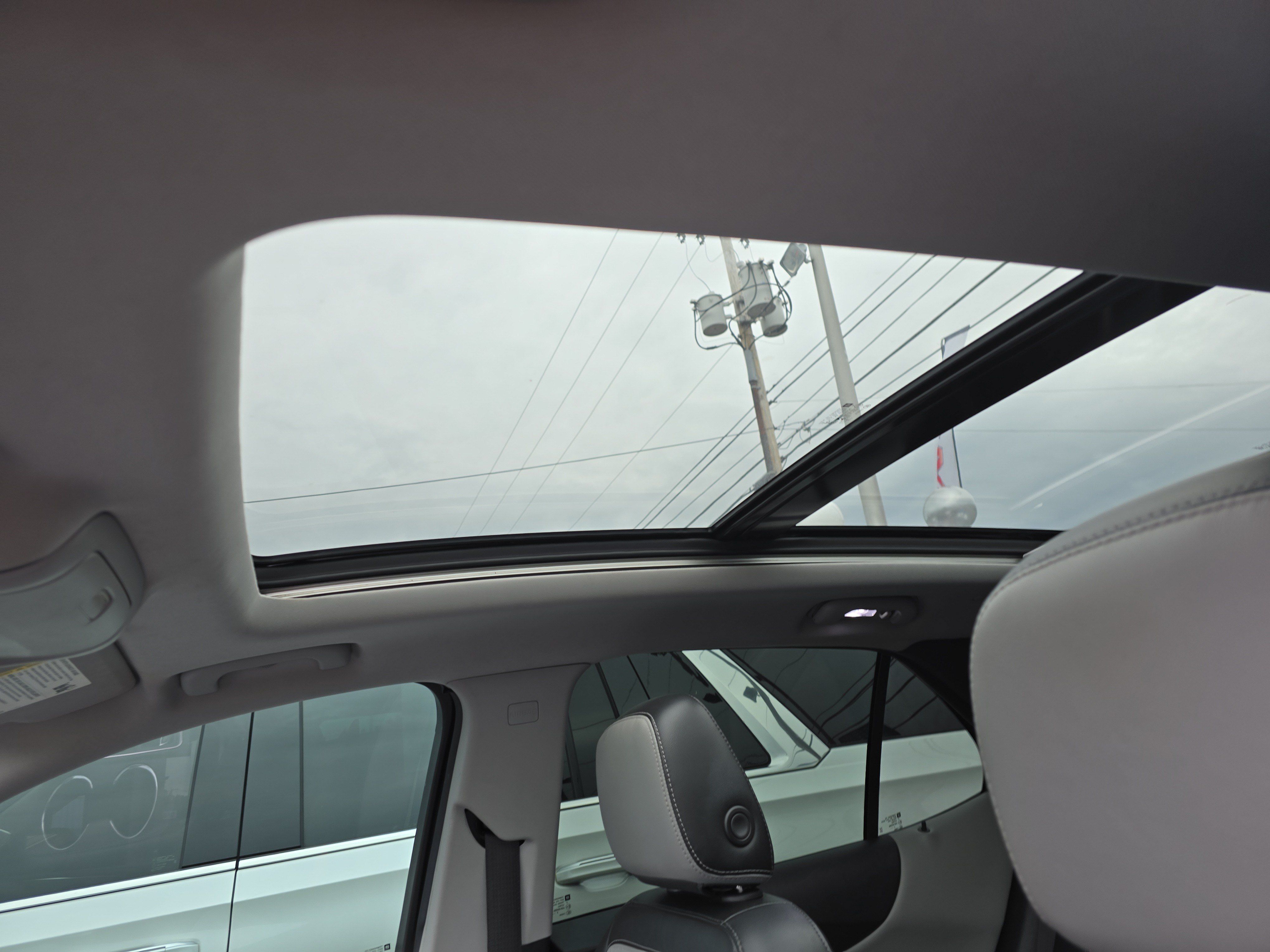 Used 2019 Chevrolet Equinox Premier AWD/4WD image 35