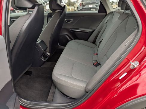 Used 2025 Kia K4 LXS image 27