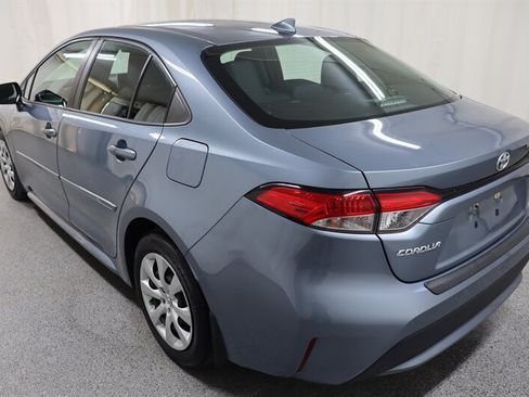 Used 2021 Toyota Corolla LE FWD image 5