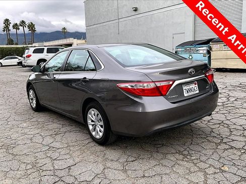 Used 2017 Toyota Camry LE image 6