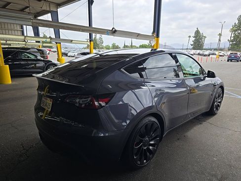 Used 2023 Tesla Model Y Long Range AWD/4WD image 4