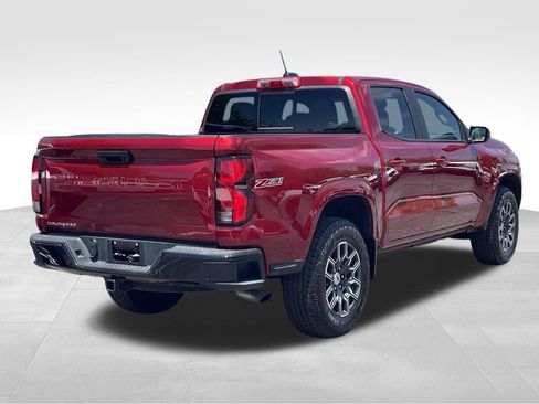 Used 2025 Chevrolet Colorado Z71 AWD/4WD image 4