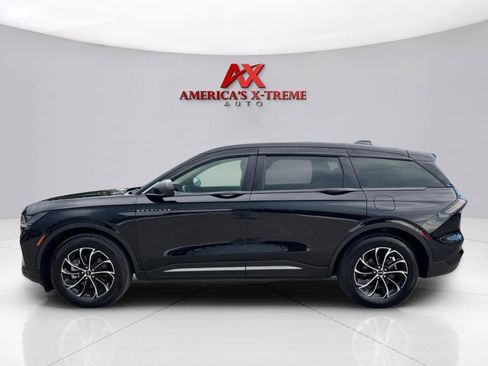Used 2024 Lincoln Nautilus Premier AWD/4WD image 2