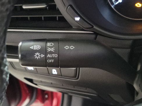 Used 2024 MAZDA MAZDA3 s FWD image 25