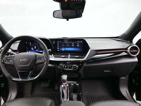 Used 2024 Chevrolet Trax RS w/ Sunroof Package FWD image 18