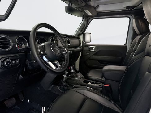 Used 2022 Jeep Wrangler Unlimited Sahara w/ Dual Top Group image 10