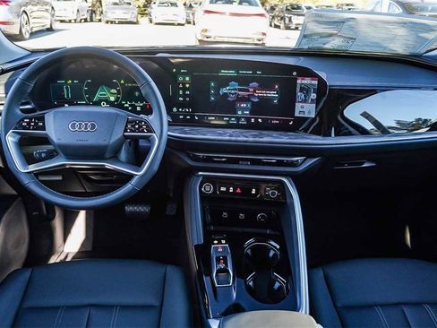 New 2025 Audi Q5 Premium image 12