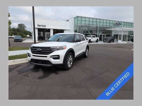 Certified 2021 Ford Explorer XLT w/ Equipment Group 202A AWD/4WD image 1