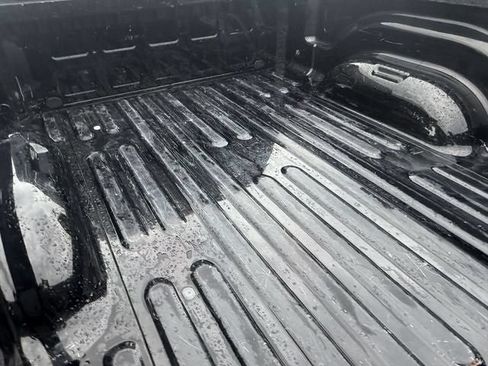 Used 2024 RAM 1500 Classic SLT AWD/4WD image 31