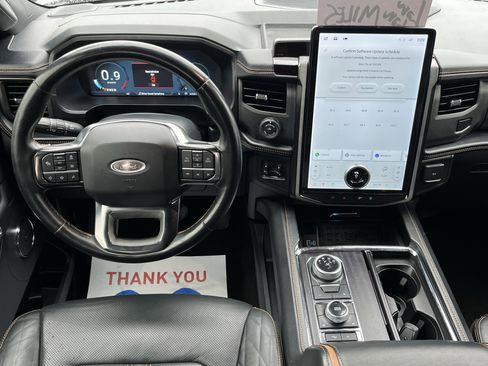 Used 2022 Ford Expedition Platinum image 8