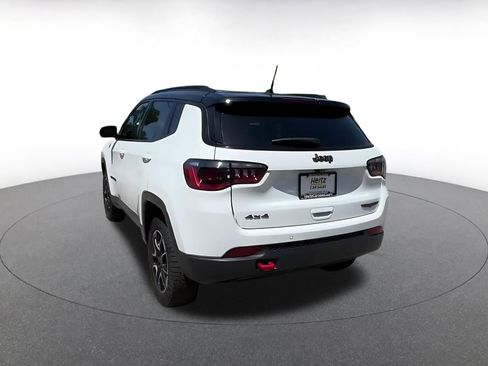 Used 2025 Jeep Compass Trailhawk AWD/4WD image 11