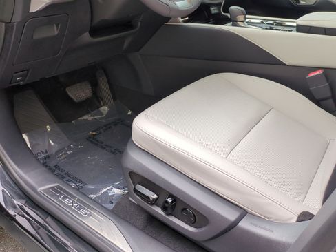 Used 2026 Lexus RX 350h w/ Convenience Package AWD/4WD image 17