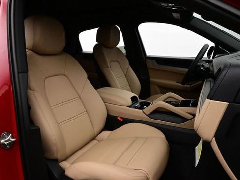 New 2026 Porsche Cayenne Coupe AWD/4WD image 18