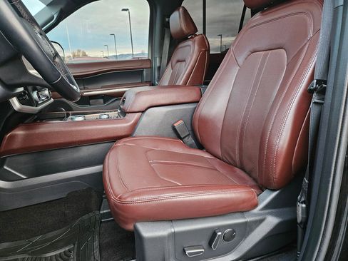 Used 2023 Ford Expedition Limited image 18