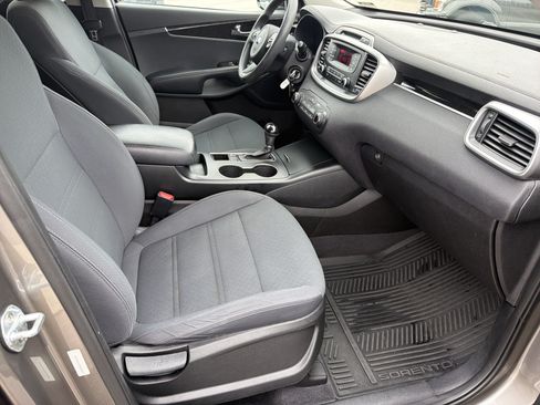 Used 2016 Kia Sorento L FWD image 22