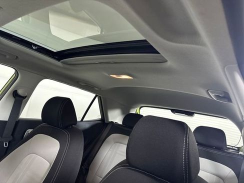 Certified 2023 Hyundai Venue SEL w/ Cargo Package image 12