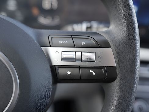 Certified 2025 Hyundai Tucson SE FWD image 26