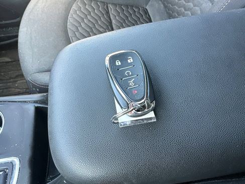 Used 2018 Chevrolet Equinox LT AWD/4WD image 7
