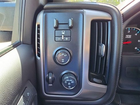 Used 2019 GMC Sierra 2500 Denali AWD/4WD image 11