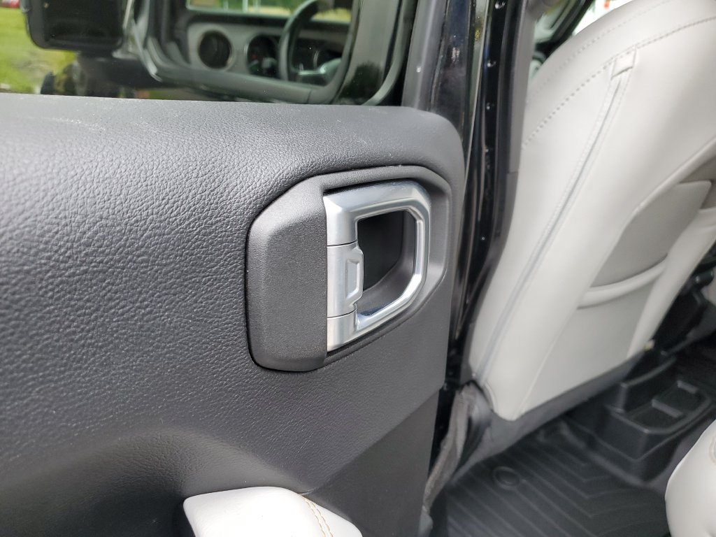 Used 2021 Jeep Wrangler Unlimited Sahara AWD/4WD image 9