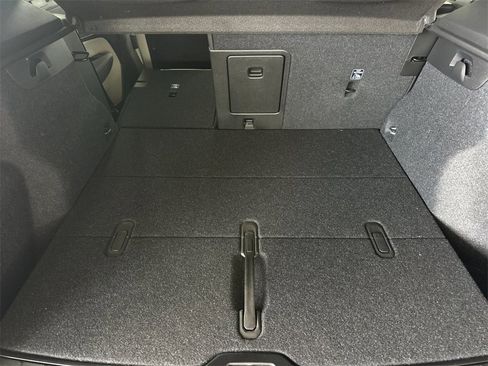 New 2026 Volvo XC40 B5 Ultra image 14